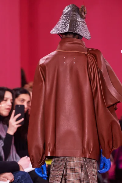 Look 42